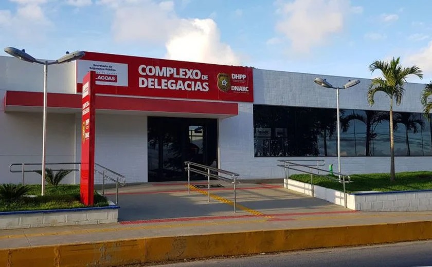 Polícia identifica jovem morto a tiros e busca dupla suspeita no Clima Bom
