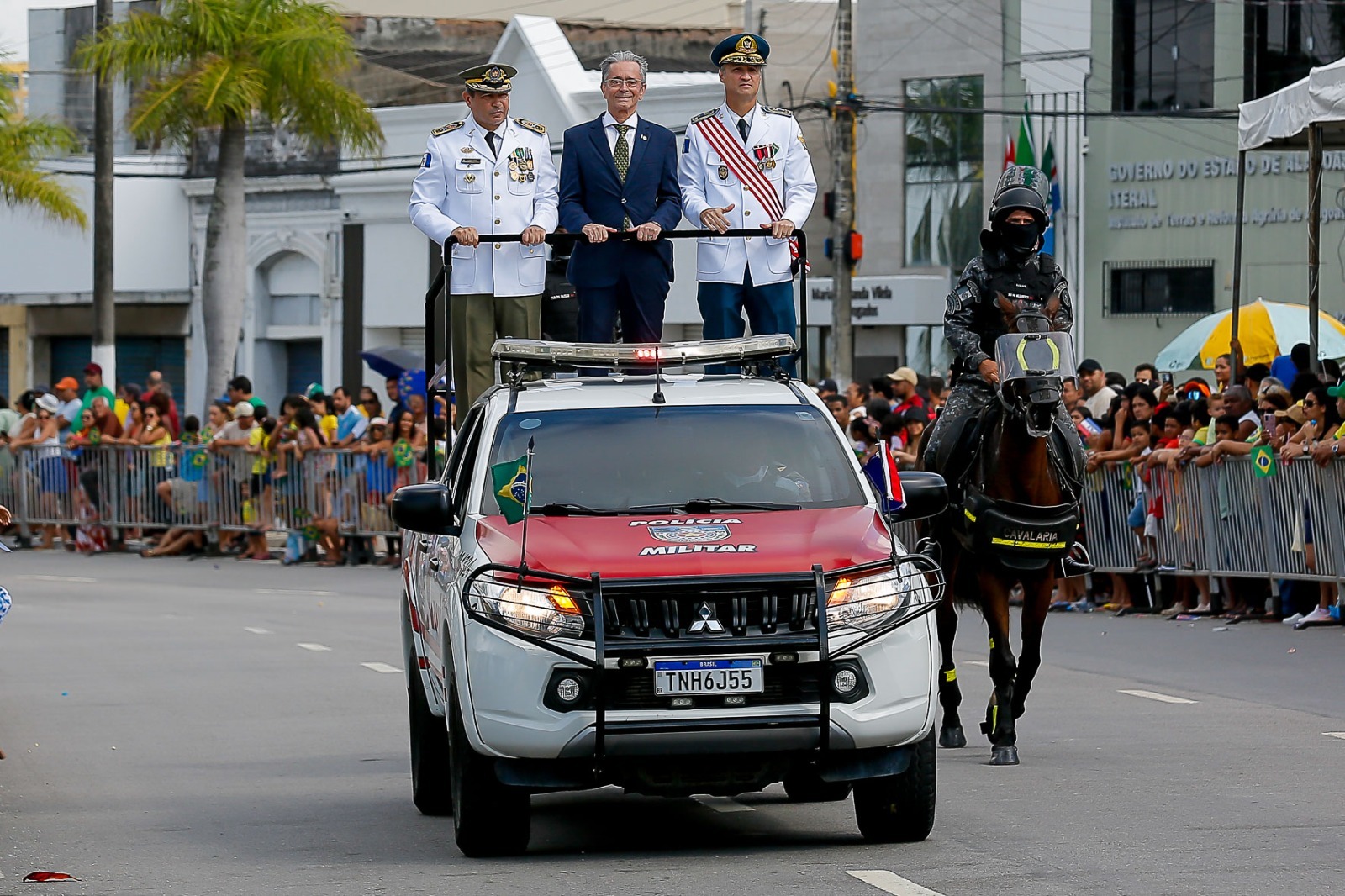 Presidente do TJAL representa governador de AL no desfile de 7 de Setembro
