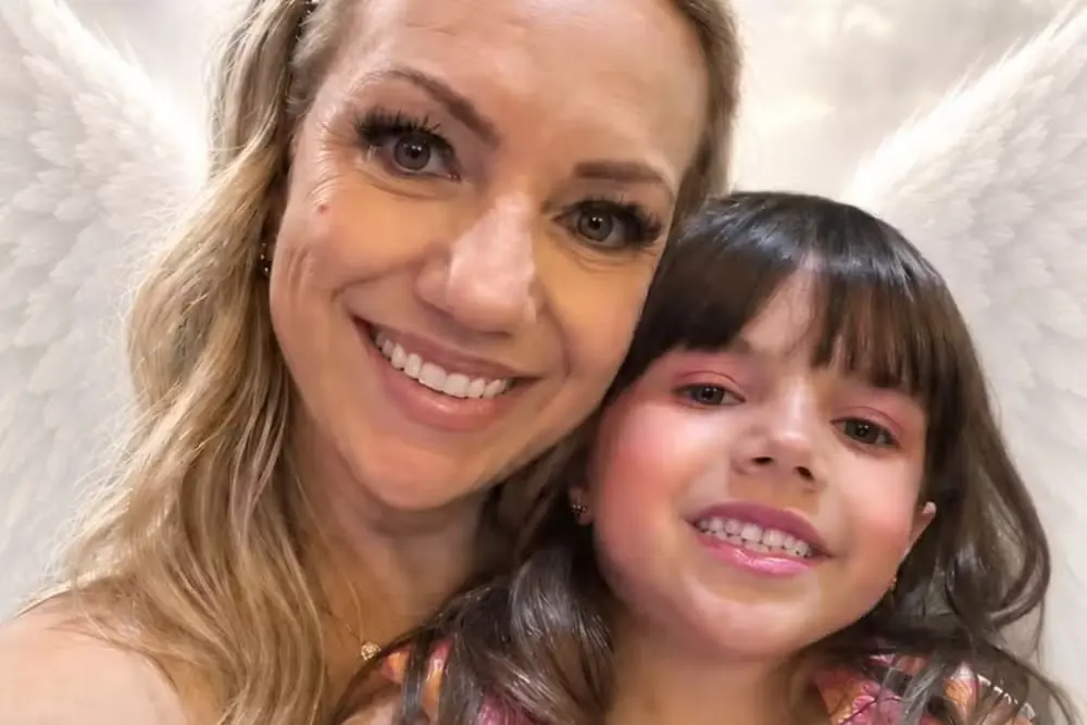 Professora morre quase 5 meses após acidente que matou filha de 6 anos