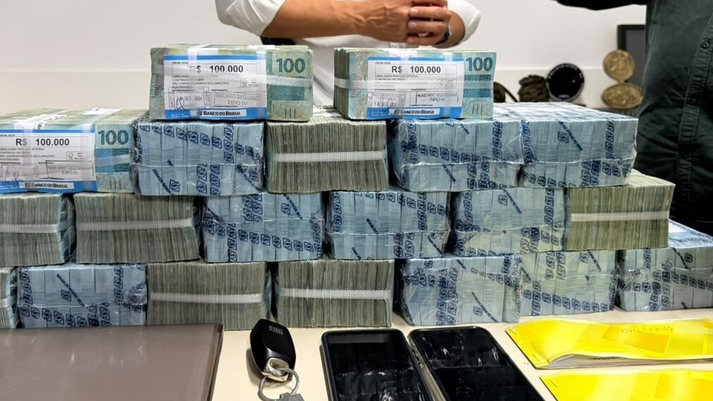 R$ 2 milhões em espécie, Ceilurb e caixa dois: entenda o embate entre Renan Filho e JHC