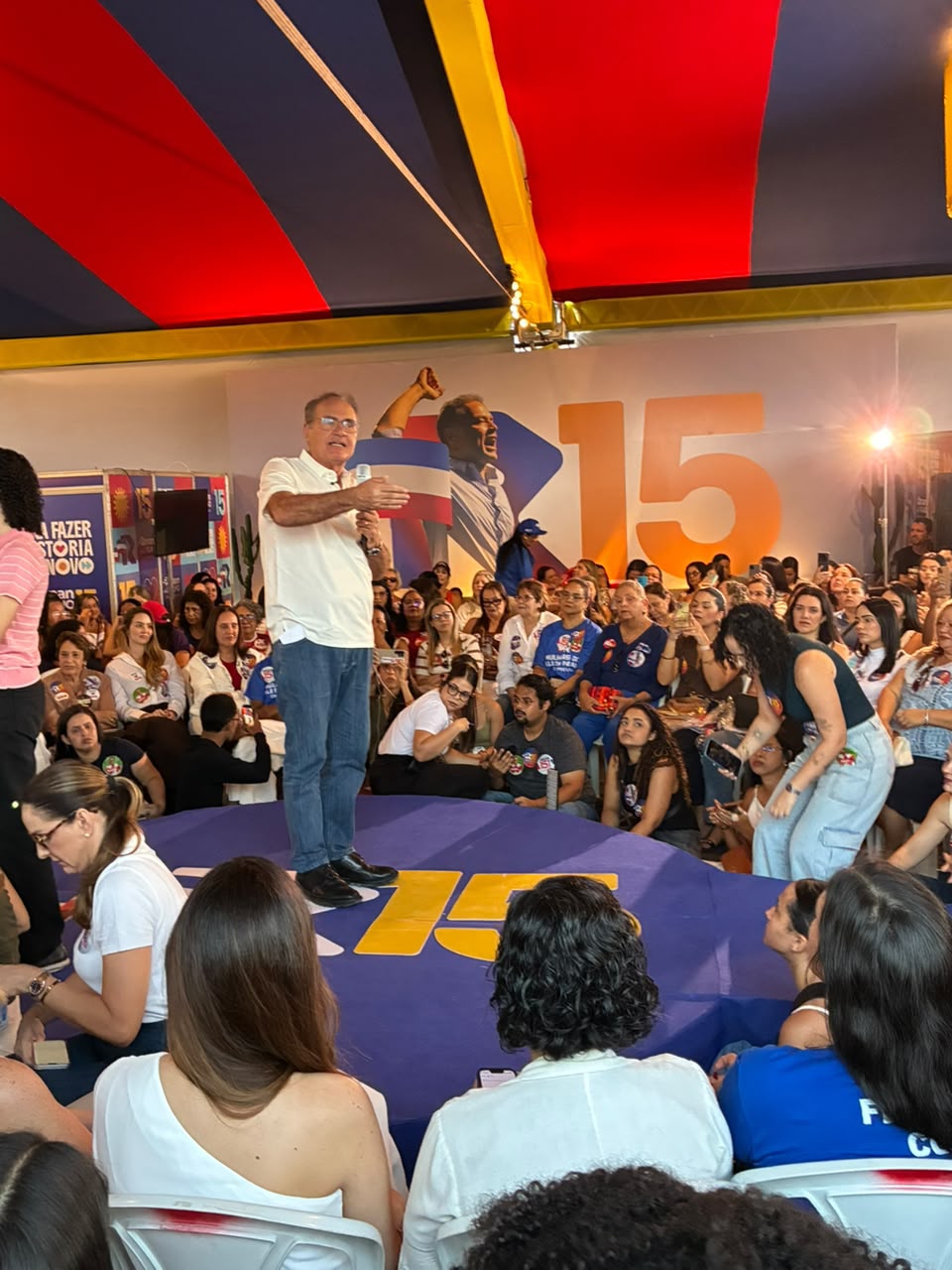 Renan destaca Lei Maria da Penha e PEC das Domésticas em encontro com mulheres