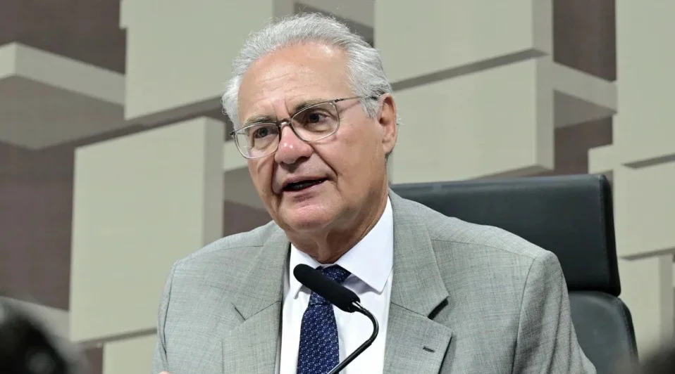 Renan vê crise institucional e cita pedidos de impeachment contra Moraes e Mendonça