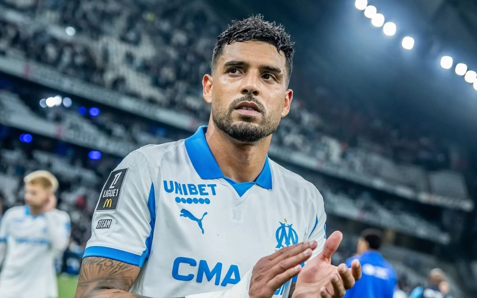Santos avança e fica otimista pelo retorno de Emerson Palmieri