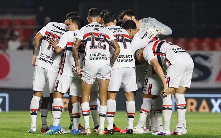 São Paulo perde titular para clássico contra o Santos pelo Brasileirão