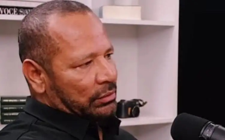 Segundo revista, mensagens obtidas pela PF citam Neymar Pai e Flávio Bolsonaro em cobrança