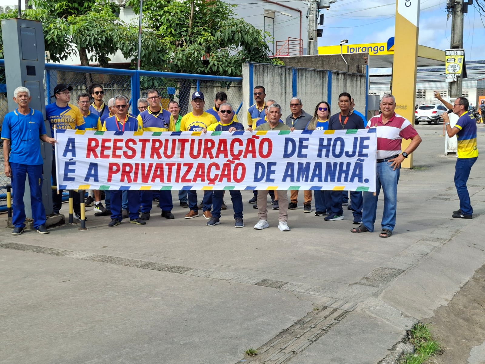 Trabalhadores dos Correios fazem protesto em Maceió e ameaçam greve a partir do dia 10