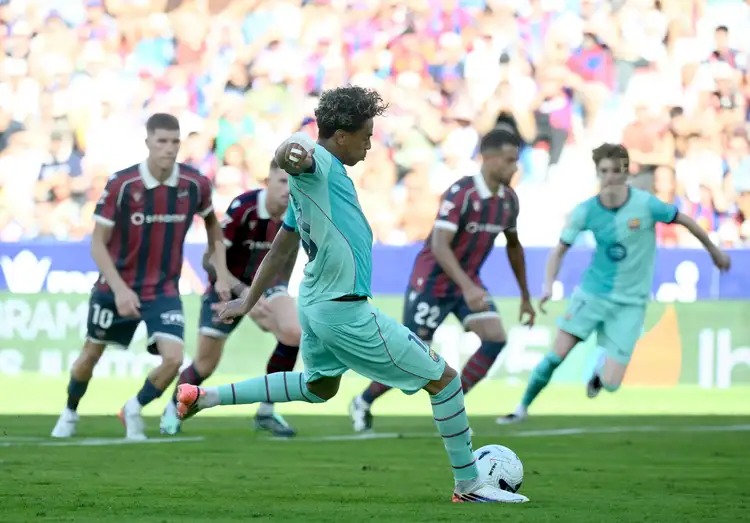 Yamal brilha, Barcelona vence e mantém invencibilidade em La Liga