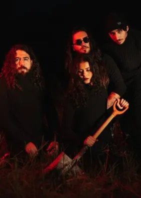 A banda brasileira de rock que está bombando após fãs de BTS a adotarem