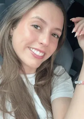 Atriz brasileira é presa pelo ICE em aeroporto de Los Angeles.