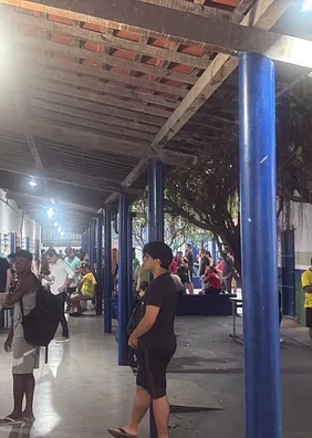 Eleições 2026: filas permanecem após fechamento dos portões em Maceió