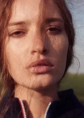 Giane Alves, modelo descoberta em posto de gasolina, morre aos 32 anos