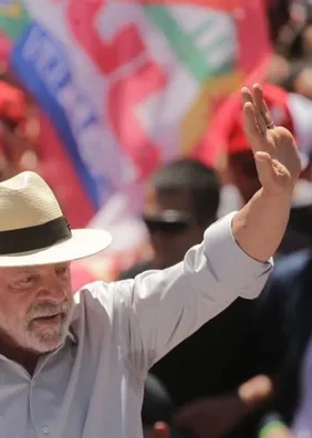 Lula anuncia PEC para garantir passe livre no transporte aos fins de semana