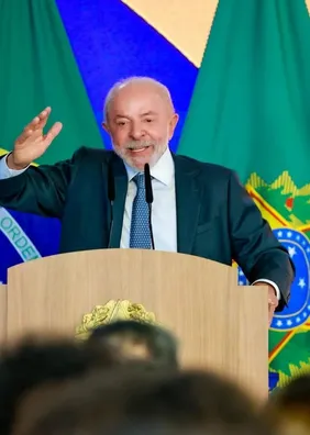 Lula celebra aprovação do fim da 6x1 no Senado: "Conquista histórica"