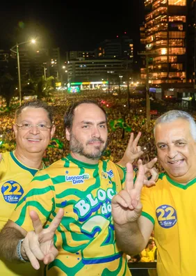 Vídeo: Alfredo Gaspar celebra multidão no Bloco do 22: “Foi lindo, Maceió!”