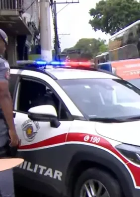 Vídeo registra momento em que mulher em surto morre após ser baleada com tiro na cabeça por PM