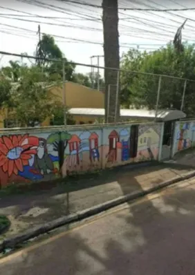 Homem invade escola municipal com faca e faz crianças reféns