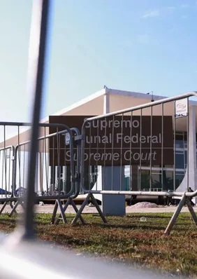 Homem tenta entrar no STF, se diz “imperador” e é retirado pela segurança