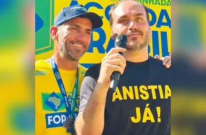 Carlos Bolsonaro participa de encontro e do Bloco do 22 em Maceió; veja agenda