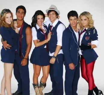 Atores de Rebelde lamentam morte de Lua Blanco, intérprete de Roberta