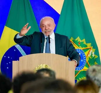 Lula celebra aprovação do fim da 6x1 no Senado: "Conquista histórica"