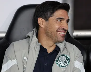Abel completa 6 anos no Palmeiras em meio a trocas de técnicos nos rivais