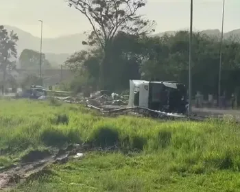 Acidente na BR-393, no Rio de Janeiro, deixa 5 mortos e 9 feridos