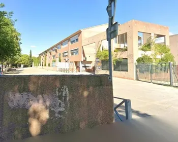 Adolescente de 14 anos atira em diretor e professora em escola da França