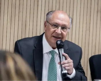 Alckmin diz que fuga de Flávio Bolsonaro para os EUA é "incompreensível"