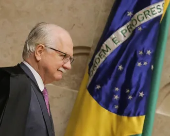 Após vitória de Lula, Fachin pede respeito às urnas e paz no país