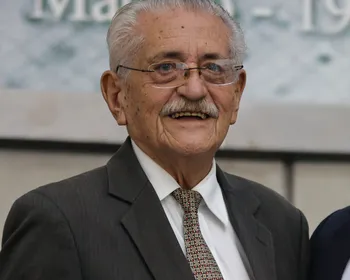 Assembleia de Alagoas aprova homenagem a servidor que trabalhou por 65 anos na Casa