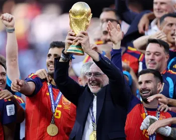 Bola de Ouro: Luis de la Fuente conquista prêmio de melhor técnico