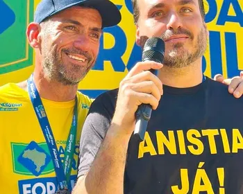 Carlos Bolsonaro participa de encontro e do Bloco do 22 em Maceió; veja agenda