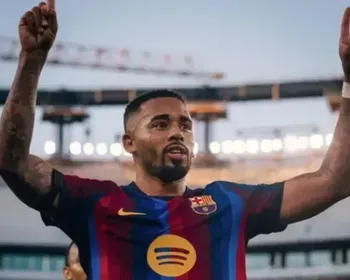 Com gol de Gabriel Jesus, Barcelona goleia Getafe e segue com 100%