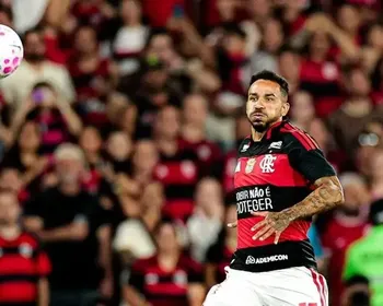 Danilo sofre duas fraturas na mandíbula e passará por cirurgia