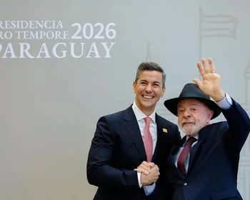 De direita, presidente do Paraguai parabeniza Lula por vitória nas eleições