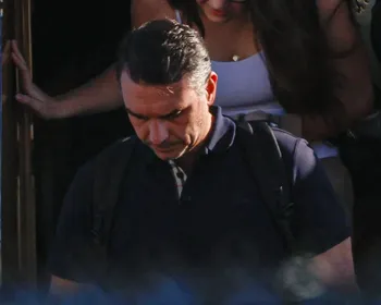 Entenda por que Flávio Bolsonaro não é considerado foragido