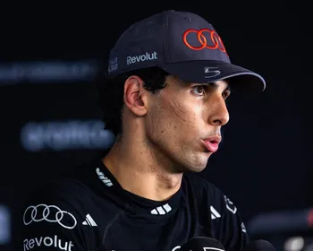 F1: Bortoleto é punido em 20 posições e larga no fim do grid em Austin