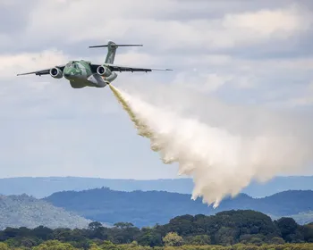 FAB envia reforço aéreo para combater queimadas no Amazonas