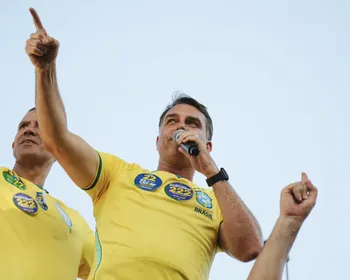 Flávio Bolsonaro tem mais de 258 mil votos e vence Lula em Maceió
