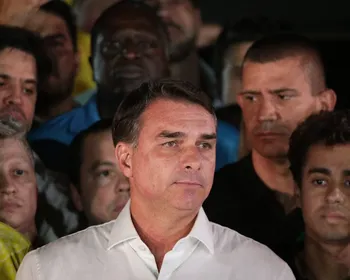 Flávio um dia antes de ir aos EUA: "Vou entregar passaportes e me defender"