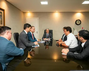 Governo de Alagoas discute ativação de fábrica de absorventes no presídio Santa Luzia