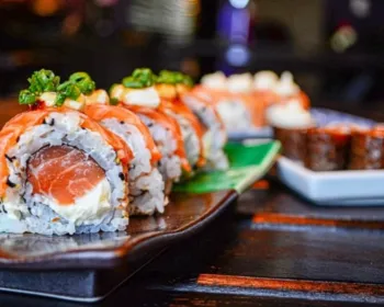 Grávida pode comer sushi? Veja riscos e opções seguras para matar a vontade