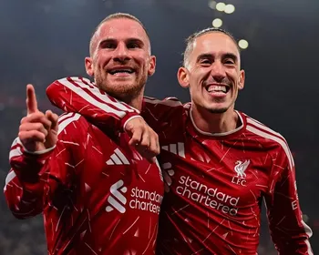 Liverpool vence Villarreal de virada e segue invicto na Champions League