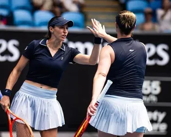 Luisa Stefani e Gabriela Dabrowski vencem em Wuhan e vão à 7ª final em 2026