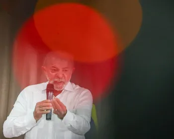 Lula promete ser mais rigoroso na negociação de ministérios com Centrão