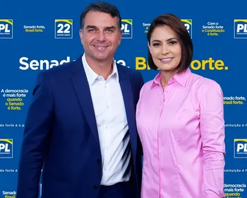 Michelle Bolsonaro confirma a aliados que Flávio deixou o Brasil