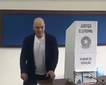 Ministro Alexandre de Moraes vota em SP no 2º turno: "Decidir futuro do país"
