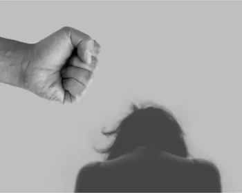 Mulher trans foge para casa de vizinha após agressões do ex em Palmeira dos Índios