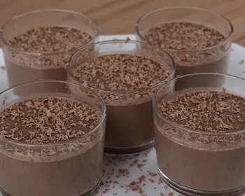 Musse de chocolate com água: sobremesa leva dois ingredientes na base
