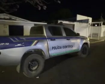 Perfuração no pescoço e enrolado em lençol: adolescente alagoano é encontrado morto em PE